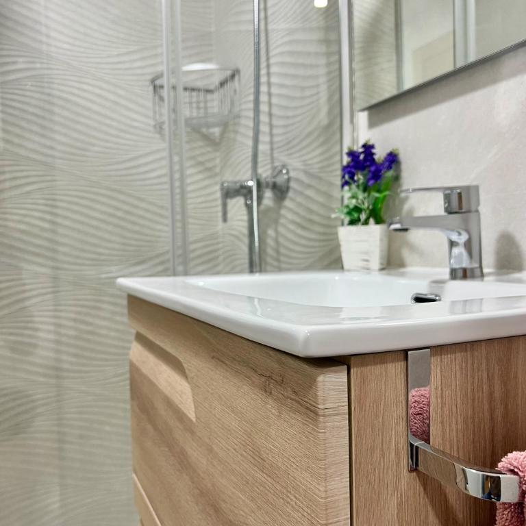 PRECIOSO ESTUDIO CON PISCINA, JUNTO A LA PLAYA - One-Bedroom Apartment - 14