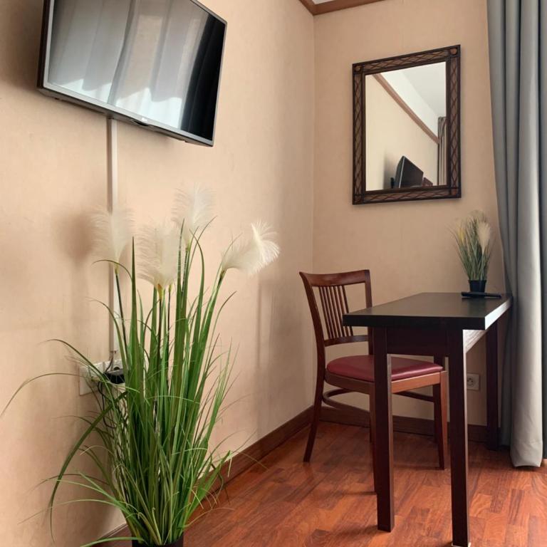 L'EMBLEME - BOUTIQUE HOTEL - Chambre Deluxe avec 2 Lits Doubles - 9