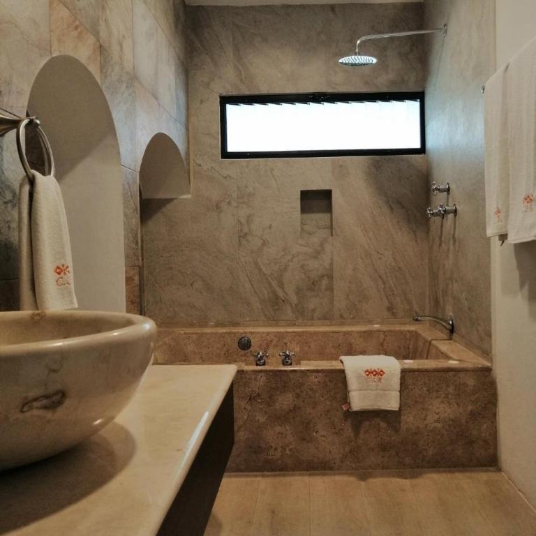 Casa San Roque Valladolid - Estudio con cama extragrande y sofá cama - 2