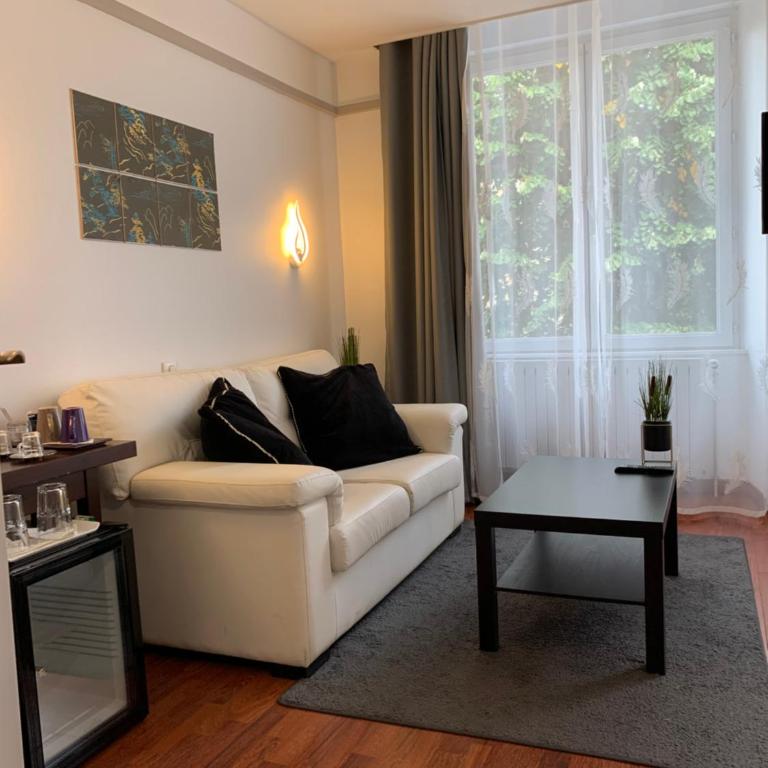 L'EMBLEME - BOUTIQUE HOTEL - Suite - Vue sur Ville - 17