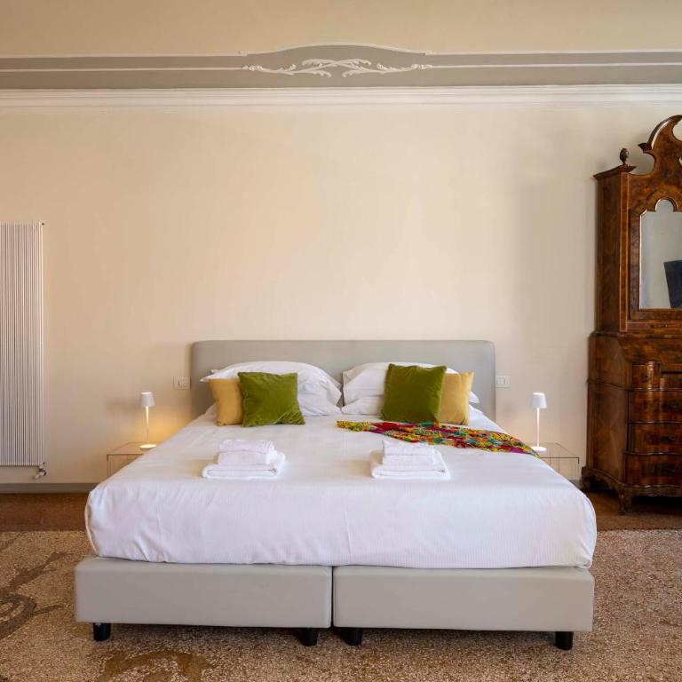 Mocenigo Grand Canal Luxury Suites - Apartment with Sea View - 9