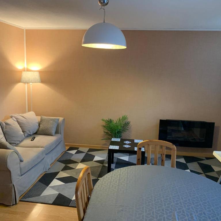 Beau T3 place parking, vue dégagée proche centre - Appartamento con 2 Camere da Letto - 17