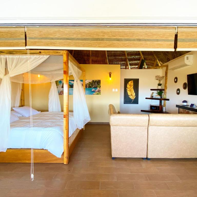 Palm Valley Cabins - Family Room with Balcony - 2