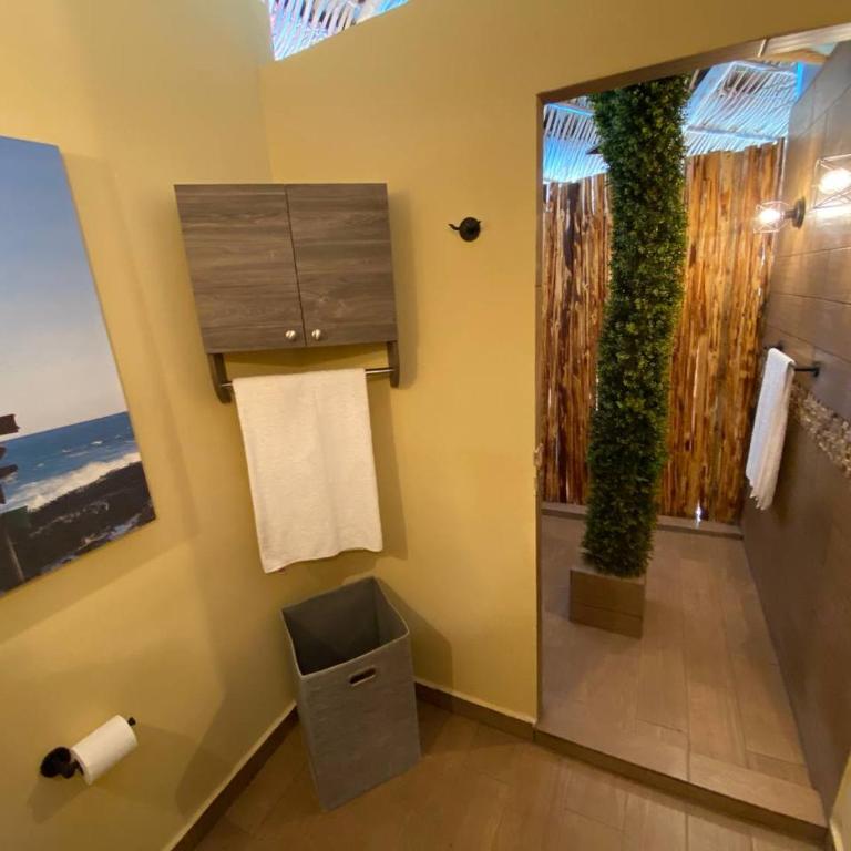 Palm Valley Cabins - Family Room with Balcony - 3