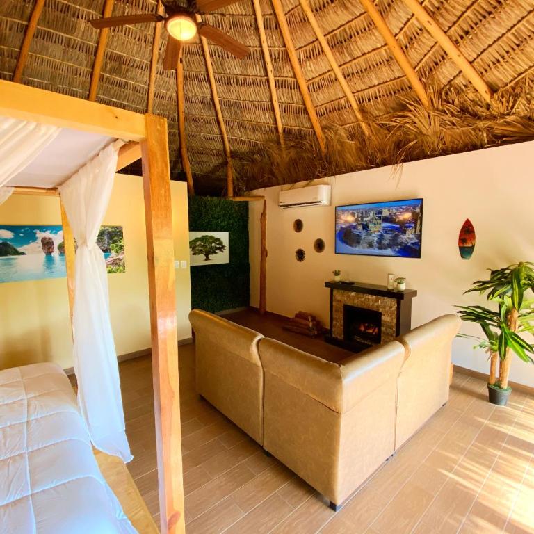 Palm Valley Cabins - Family Suite with Balcony - 3