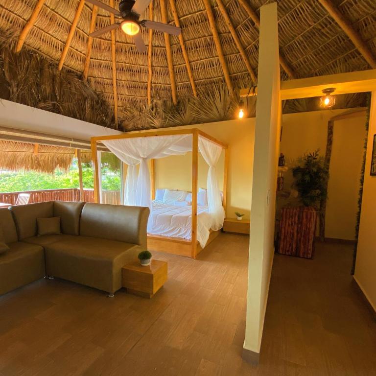 Palm Valley Cabins - Deluxe Family Room - 3