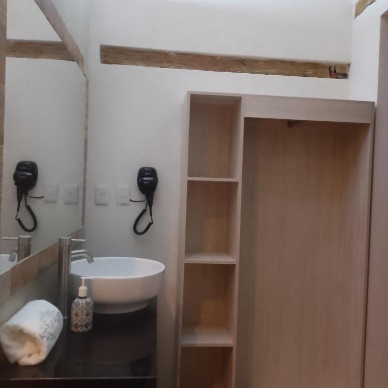 Hotel Sonno Plaza Allende - Deluxe Room - 4