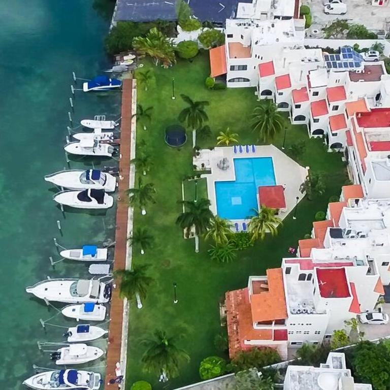 Elegant Lagoon front Villa by CASA PARAISO - Villa - 5