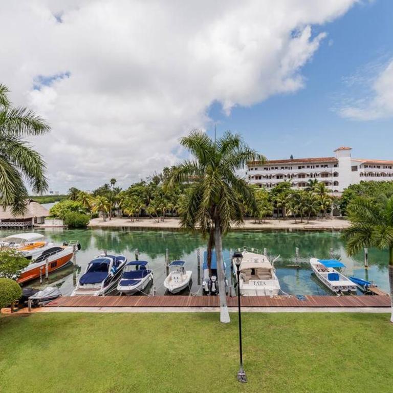 Elegant Lagoon front Villa by CASA PARAISO - Villa - 9