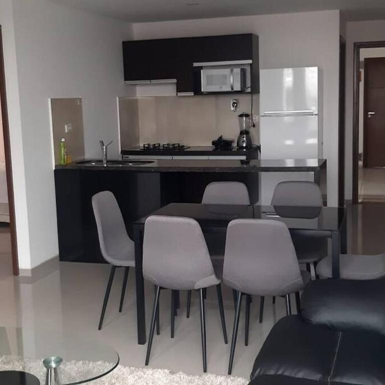 Elegante departamento en Urbarí - Cond. Aruma - Apartamento de 2 dormitorios - 5