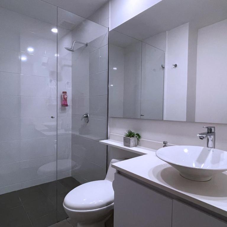 Moderno apartamento en Laureles - Apartamento con balcón - 9