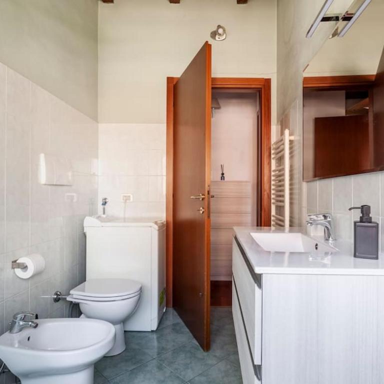 Civico288-Romantic Attic Near IEO-BOCCONI-F PRADA - One-Bedroom Apartment - 8