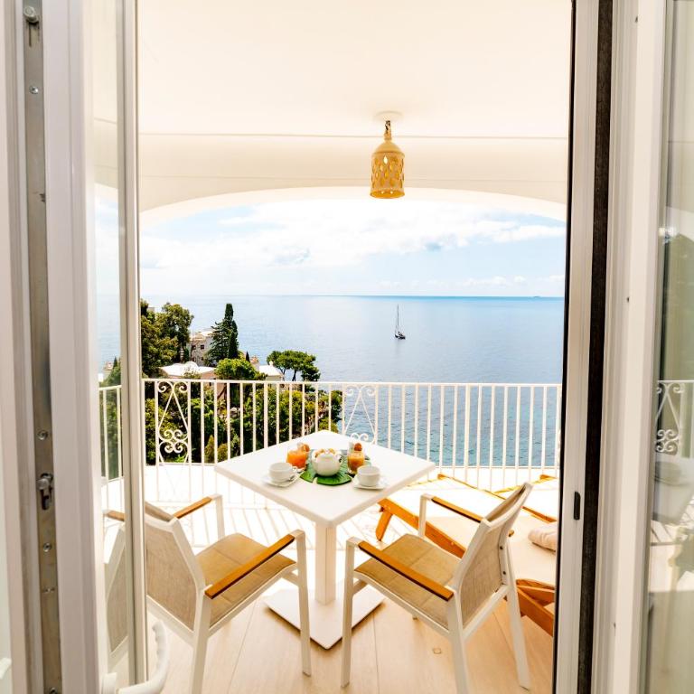 Villa Nina - Camera Matrimoniale Deluxe con Balcone e Vista Mare - 10