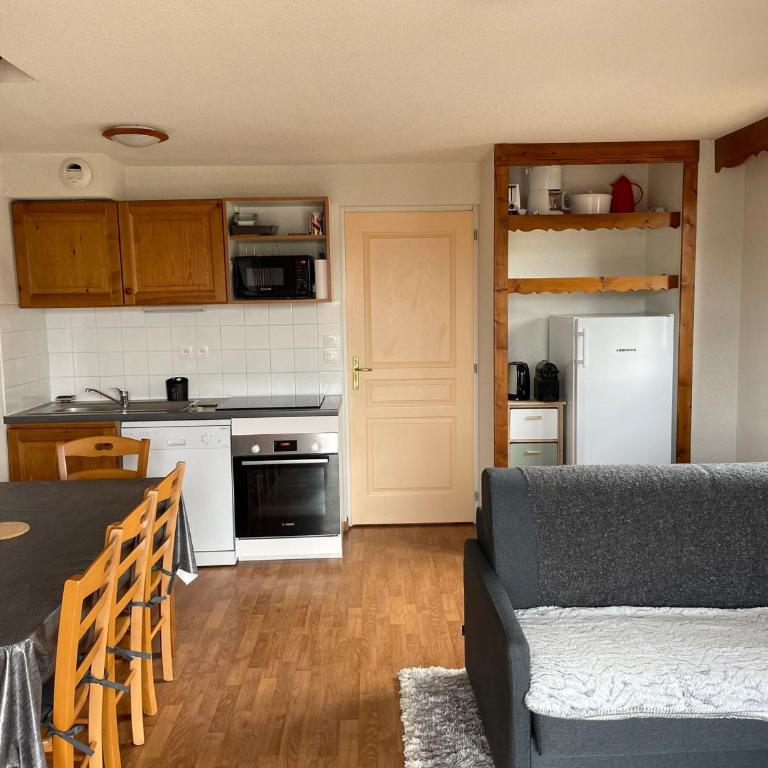 Chalet 3 Pièces, 8 Pers., Terrasse, Parking Gratuit - FR-1-504-641 - Chalet - 2