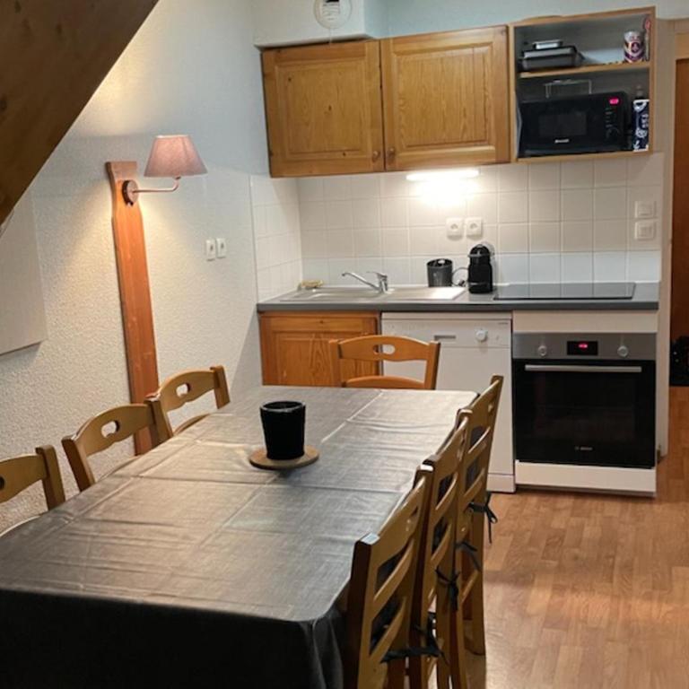 Chalet 3 Pièces, 8 Pers., Terrasse, Parking Gratuit - FR-1-504-641 - Chalet - 3