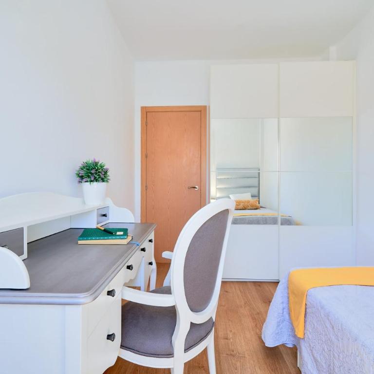 PENTHOUSE NEAR BEACH AND MALAGA TOWN also monthly hire and long term RENTAL CAR AVAILABLE - Casa de 3 dormitorios - 9