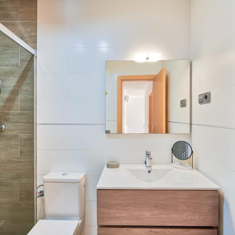 PENTHOUSE NEAR BEACH AND MALAGA TOWN also monthly hire and long term RENTAL CAR AVAILABLE - Casa de 3 dormitorios - 12