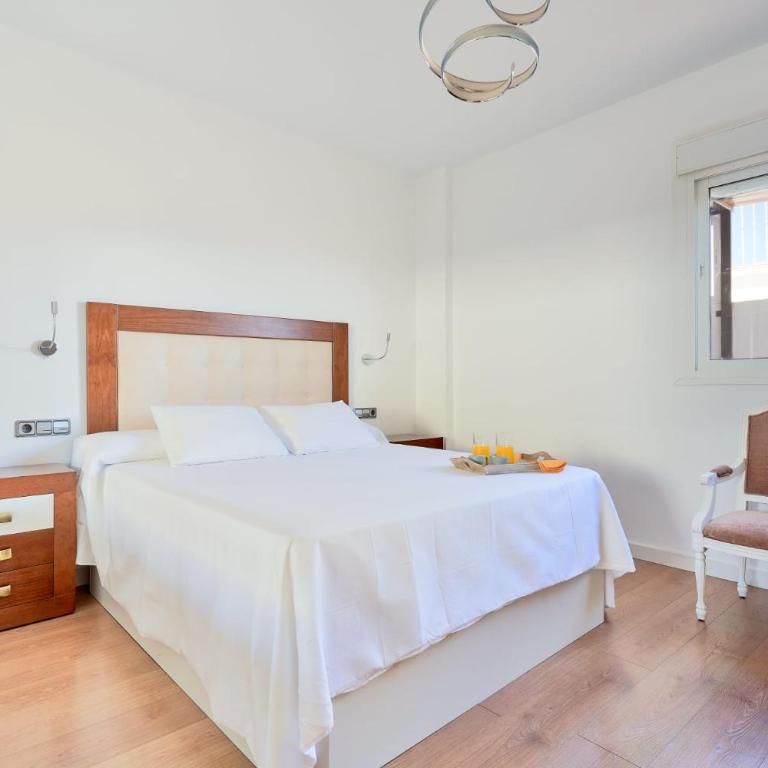PENTHOUSE NEAR BEACH AND MALAGA TOWN also monthly hire and long term RENTAL CAR AVAILABLE - Casa de 3 dormitorios - 8