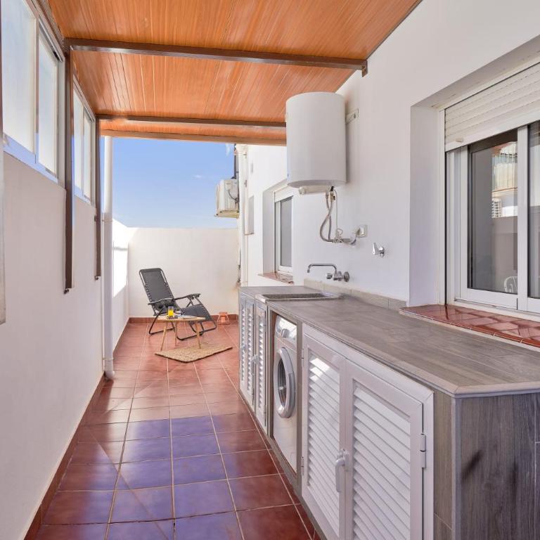 PENTHOUSE NEAR BEACH AND MALAGA TOWN also monthly hire and long term RENTAL CAR AVAILABLE - Casa de 3 dormitorios - 17