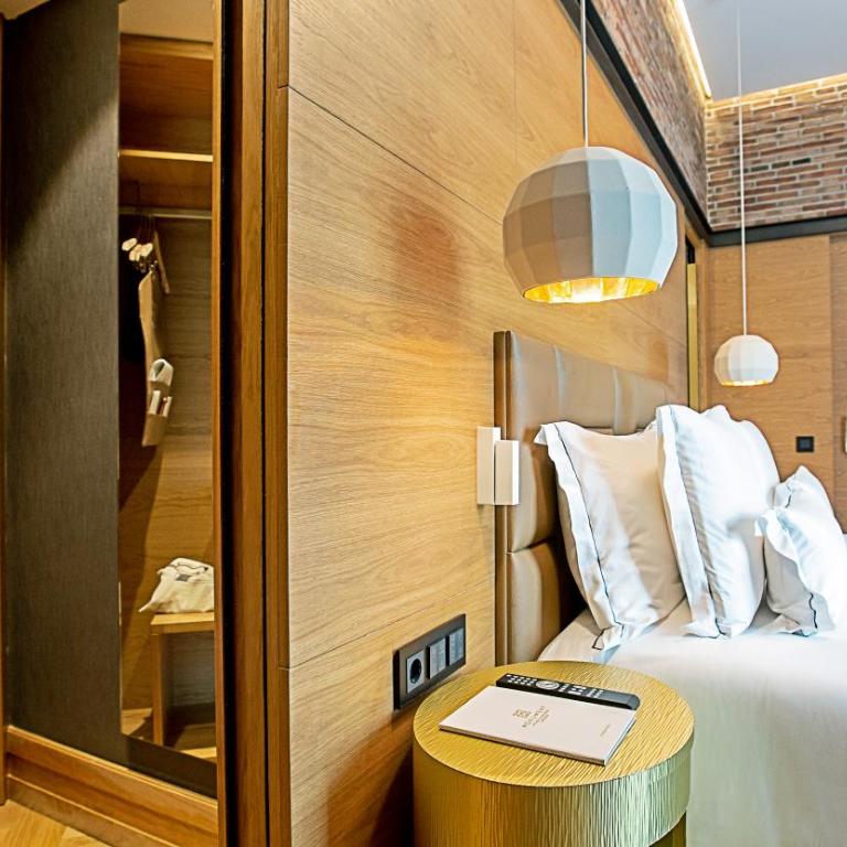 Monument Hotel - Penthouse Suite - 14