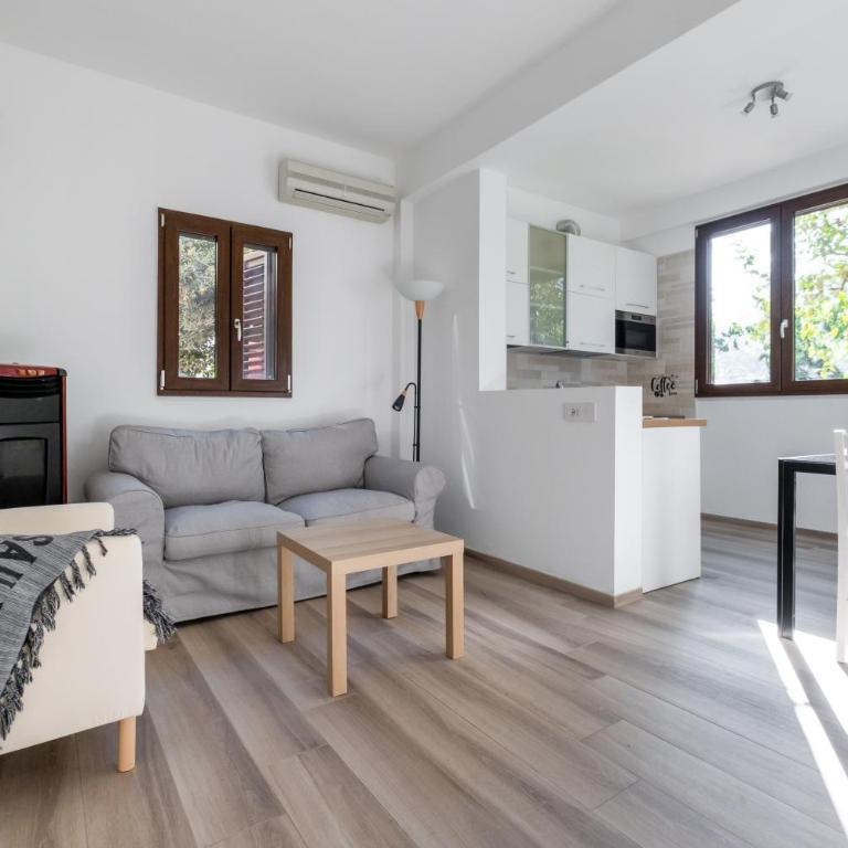 GuestHost - Scuole CEMM San Vito Apartment with parking - Two-Bedroom Apartment - 2