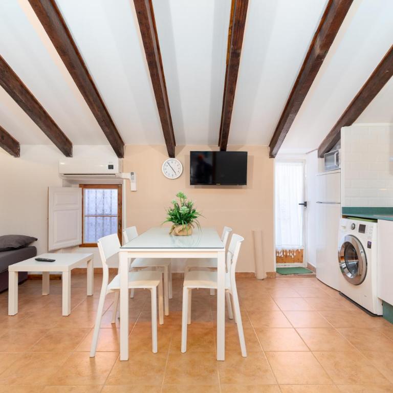 Malvarrosa Las Arenas II - Two-Bedroom Apartment - 5