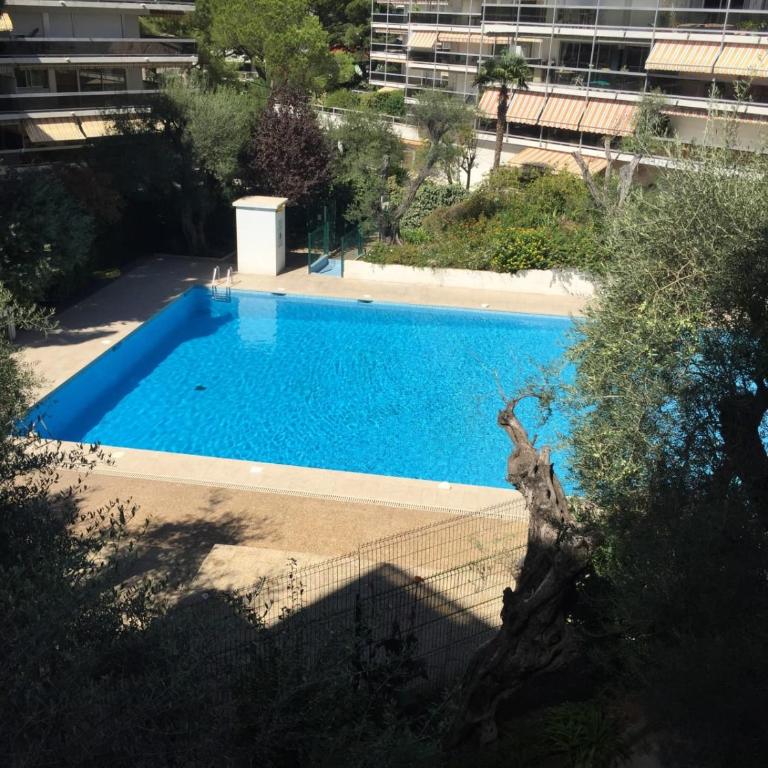 Nice 36 m with balcony and pool near beaches - Appartement - 2