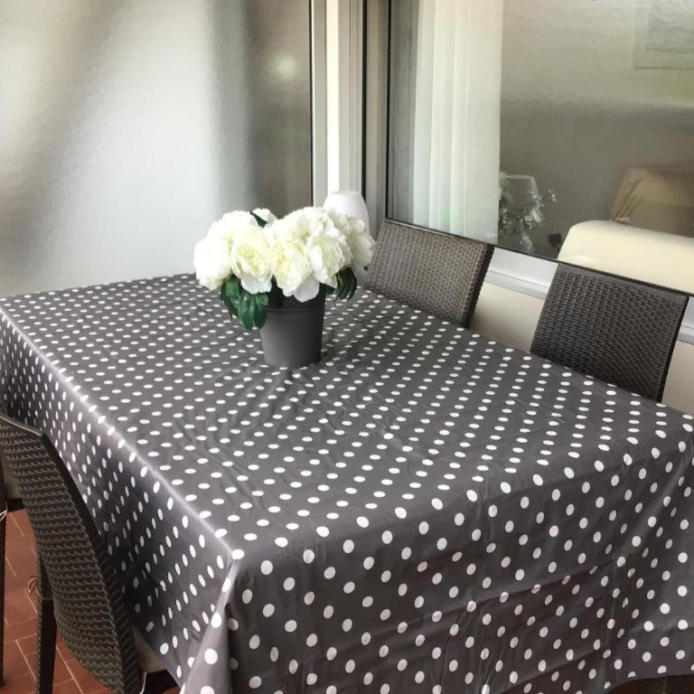 Nice 36 m with balcony and pool near beaches - Appartement - 10