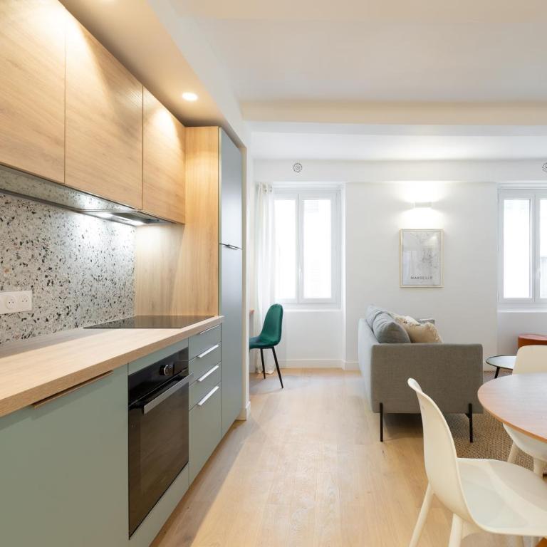 T3 ** BALCON ** VIEUX PORT ** CENTRE - Appartement 2 Chambres - 13