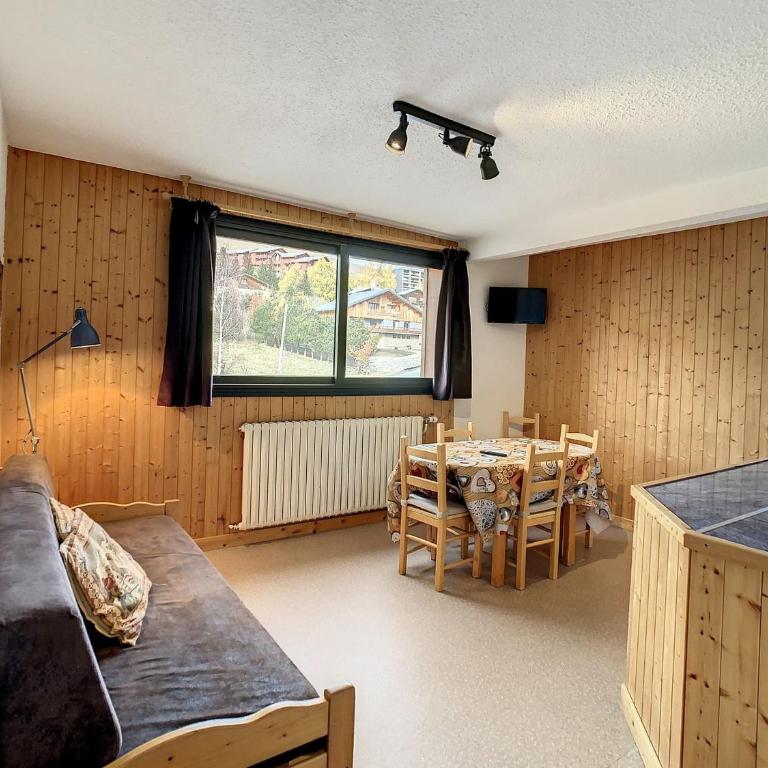 Studio lumineux 35m², 1 étoile, proche pistes, balcon, WiFi gratuit - FR-1-417-22 - Studio - 1