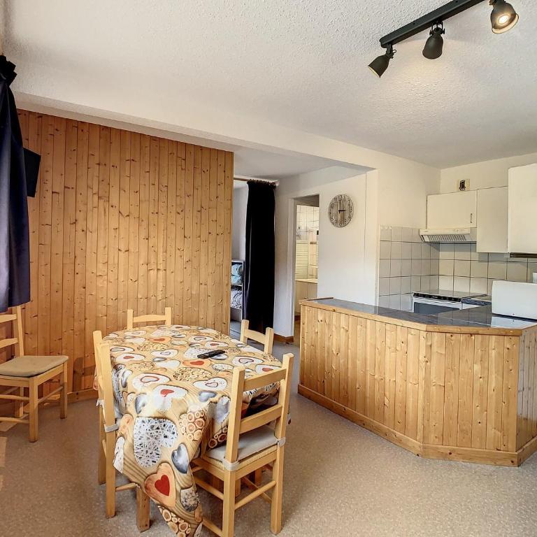 Studio lumineux 35m², 1 étoile, proche pistes, balcon, WiFi gratuit - FR-1-417-22 - Studio - 4