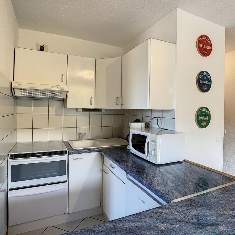 Studio lumineux 35m², 1 étoile, proche pistes, balcon, WiFi gratuit - FR-1-417-22 - Studio - 6