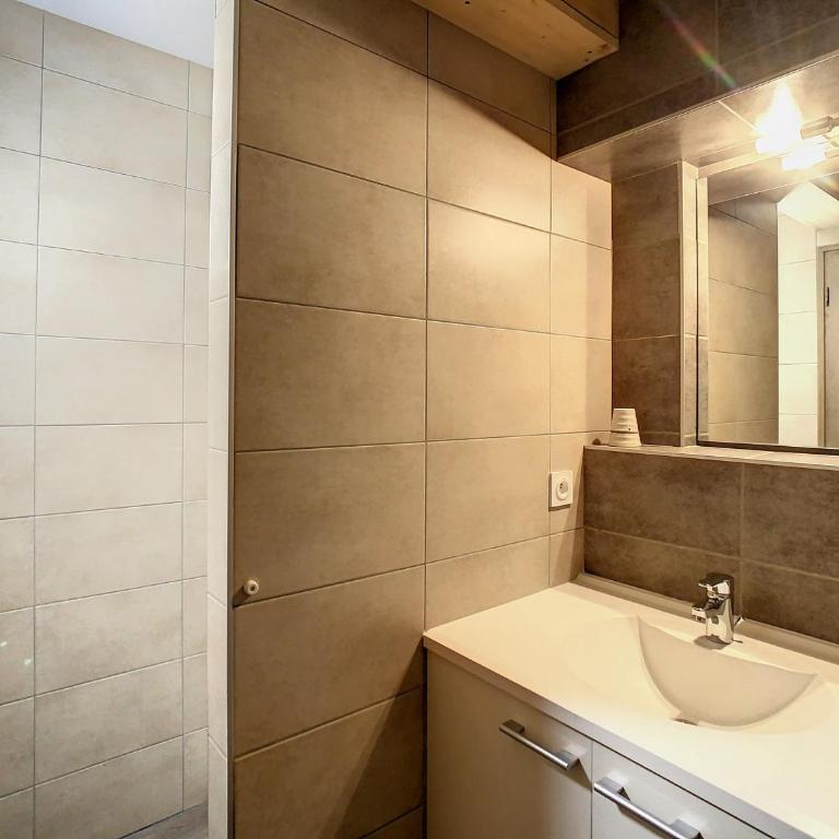 Appartement 2 étoiles pour 10 pers, 3 ch, proche télésiège, parking - FR-1-417-38 - Appartamento (10 Adulti) - 8
