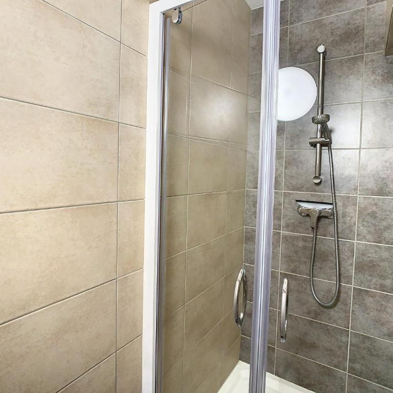 Appartement 2 étoiles pour 10 pers, 3 ch, proche télésiège, parking - FR-1-417-38 - Appartamento (10 Adulti) - 9