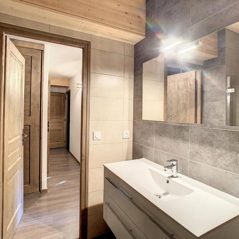 Appartement 2 étoiles pour 10 pers, 3 ch, proche télésiège, parking - FR-1-417-38 - Appartamento (10 Adulti) - 10