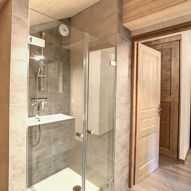 Appartement 2 étoiles pour 10 pers, 3 ch, proche télésiège, parking - FR-1-417-38 - Appartamento (10 Adulti) - 11