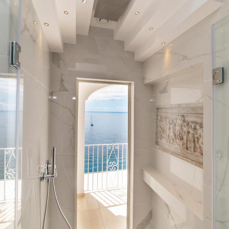 Villa Nina - Camera Matrimoniale Deluxe con Balcone e Vista Mare - 3