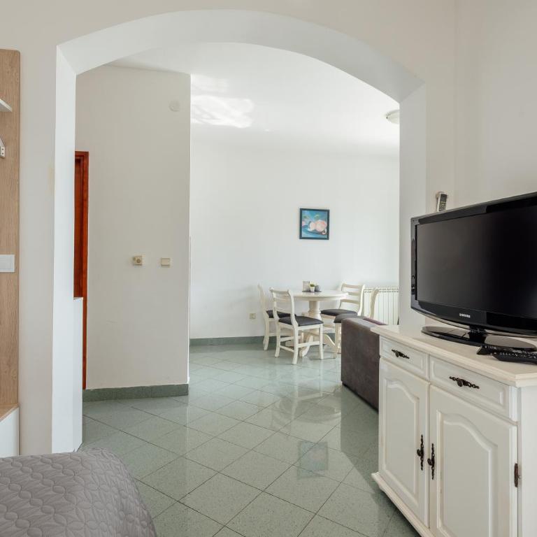 Palma Apartments - Apartment with Sea View - 6