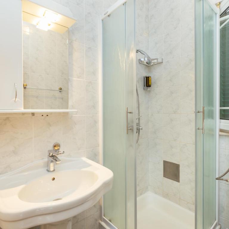 Palma Apartments - Apartment with Sea View - 13