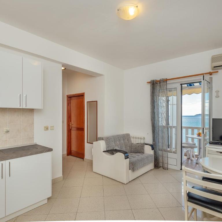 Palma Apartments - Apartment with Sea View - 5