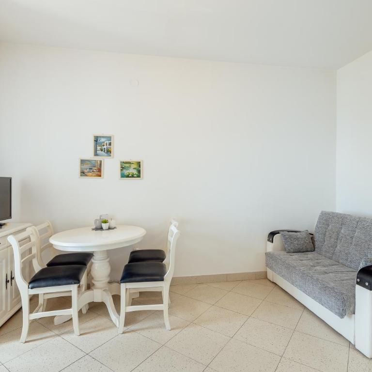 Palma Apartments - Apartment with Sea View - 10