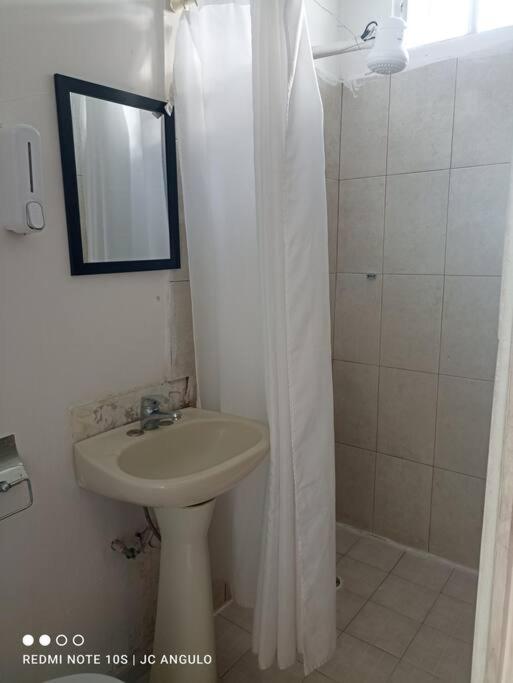 Depa sencillo, 10 min malecon - One-Bedroom Apartment - 7