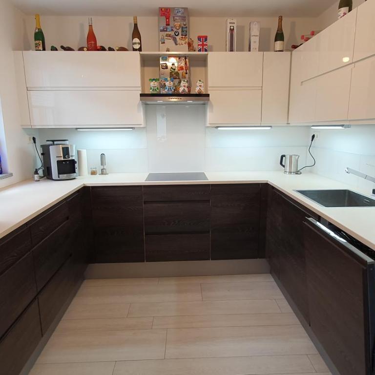 moderne 4 Zimmer -Wohnung I BBQ I Parkplatz - Apartment mit Gartenblick - 6