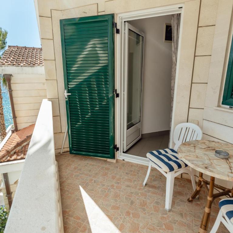 Palma Apartments - Studio with Balcony - 16