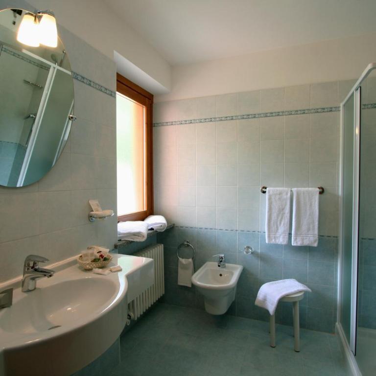 Hotel Dama Bianca - Camera Matrimoniale con Balcone - 3