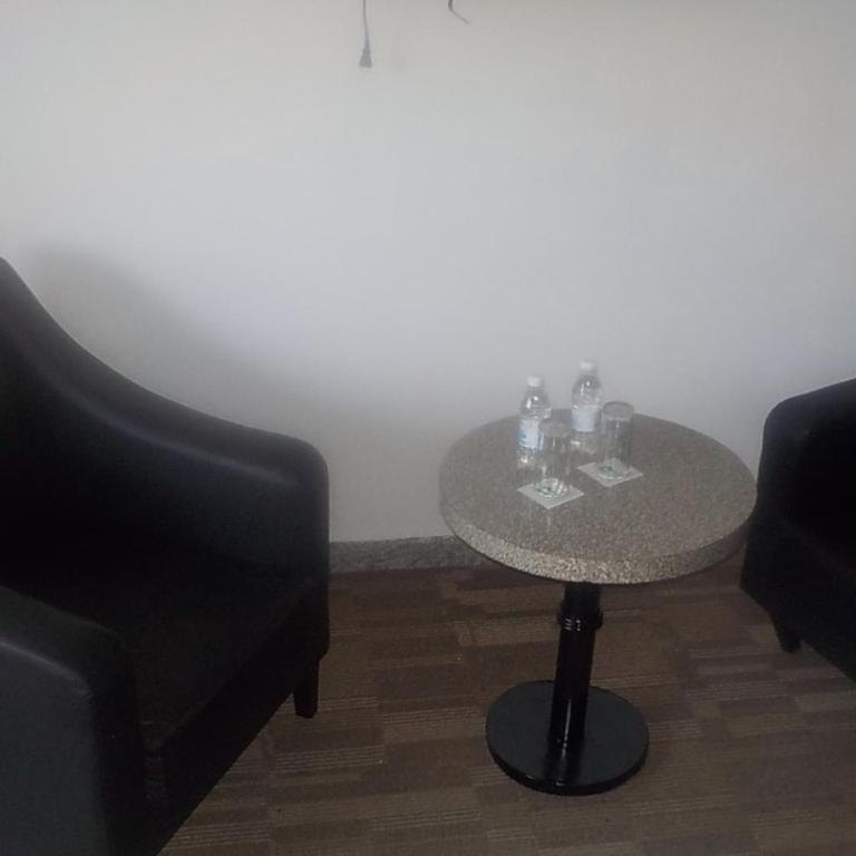 Hotel Rossel Plaza - Standard Queen Room - 5