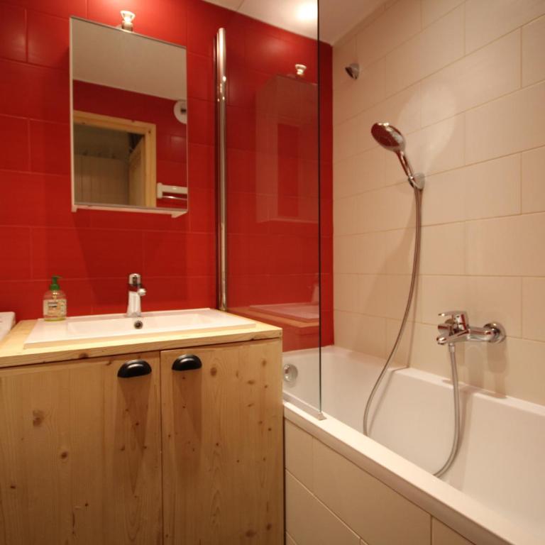 Appartement rénové 3 pièces, ski aux pieds, 7 pers, balcons, 2 salles de bain - FR-1-346-527 - Appartement - 12