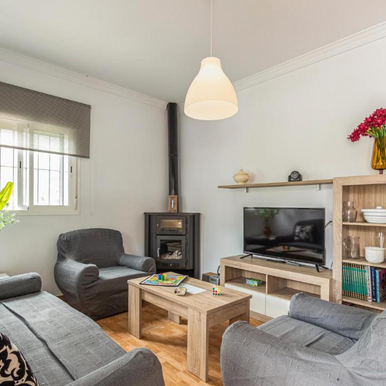 Awesome Home In Malaga - Casa Vacacional de 3 dormitorios - 2