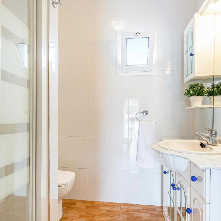 Awesome Home In Malaga - Casa Vacacional de 3 dormitorios - 36