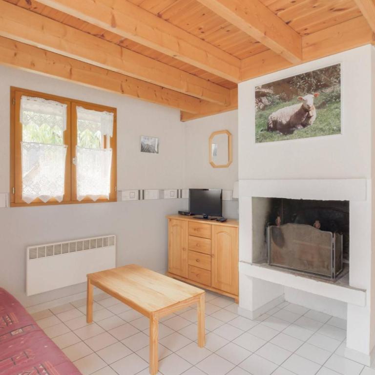 Chalet Duplex 4 Pers. à Luz-Saint-Sauveur, Cheminée, Jardin, Animaux Acceptés - FR-1-402-40 - Maison de Vacances - 2